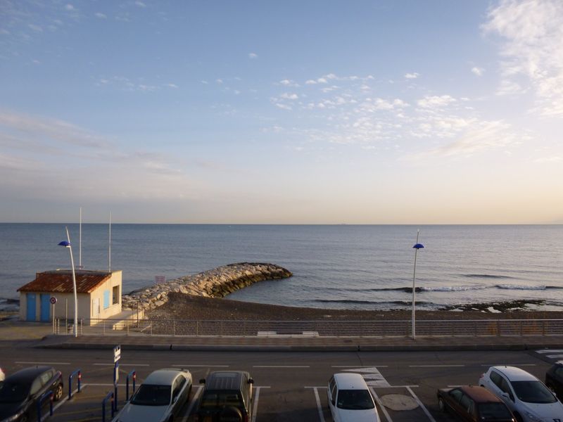 VUE MER APPARTEMENT T2 SAUSSET LES PINS  13960 PROCHE